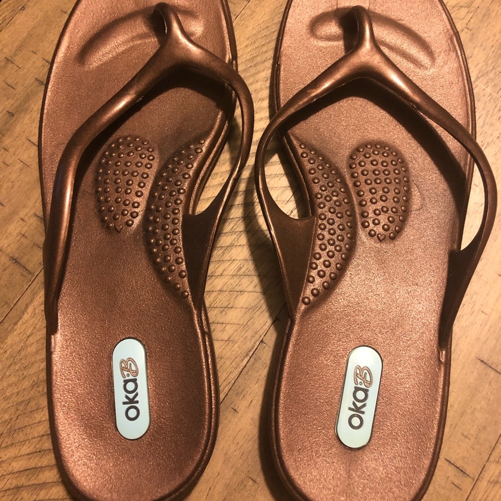 Oka B Flip Flops Bronze M/L